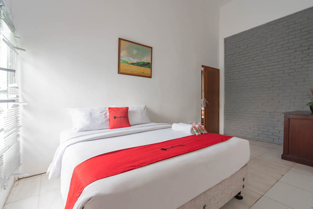 RedDoorz Sun Villa
