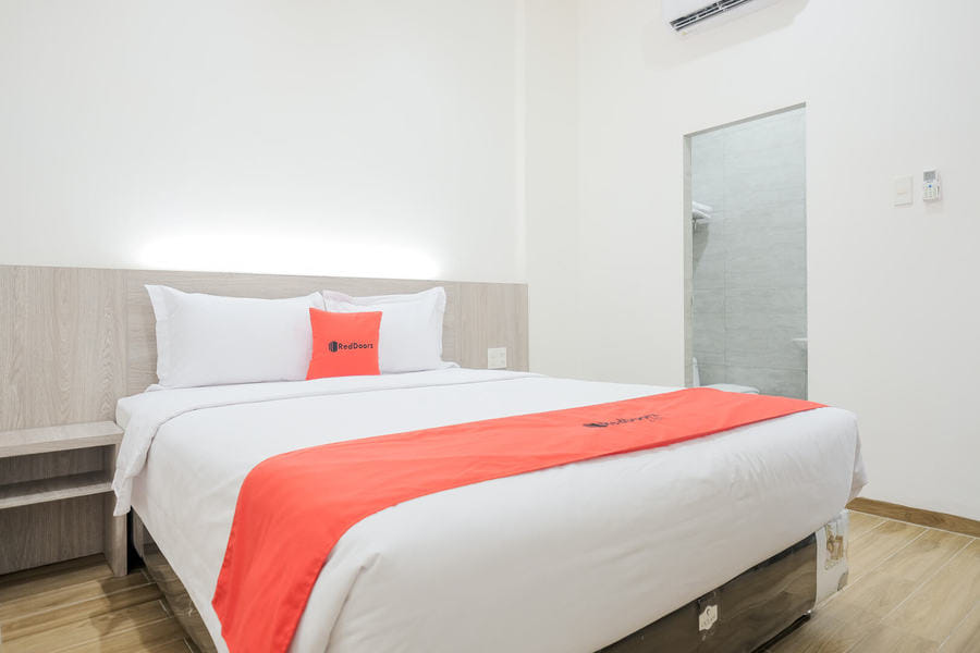 RedDoorz Plus @ Jalan Juanda Medan 
