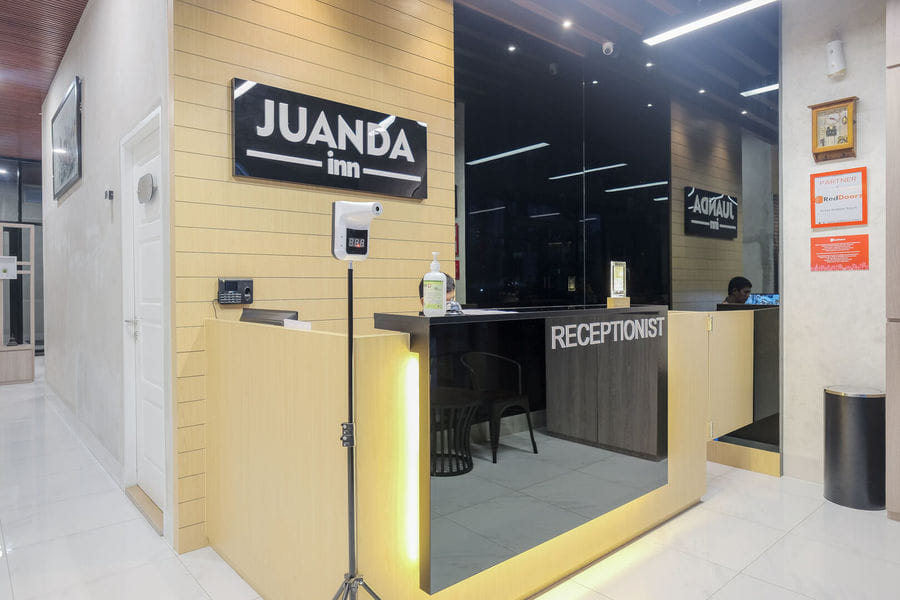 RedDoorz Plus @ Jalan Juanda Medan 