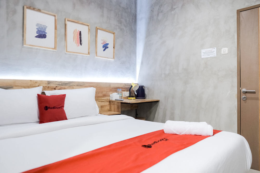 RedDoorz Room