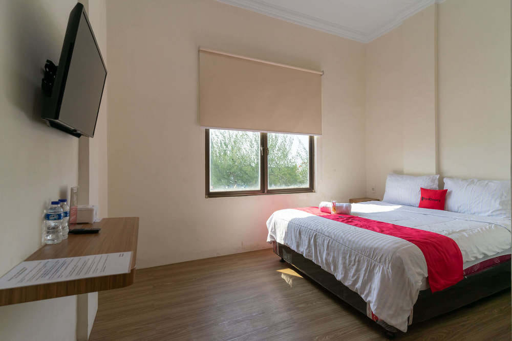 RedDoorz Room