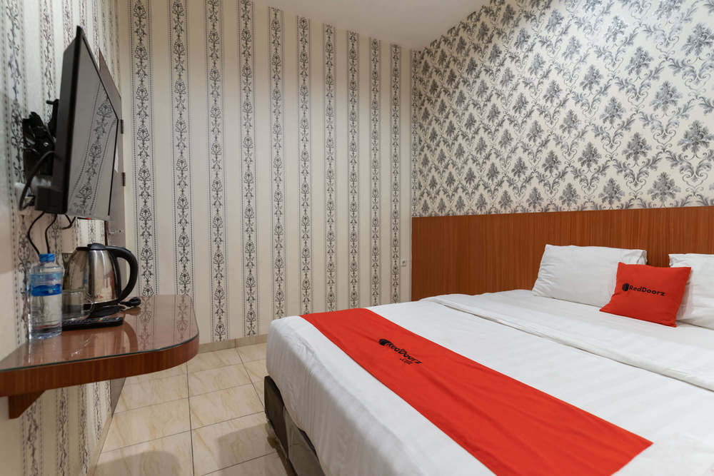 RedDoorz Deluxe Room