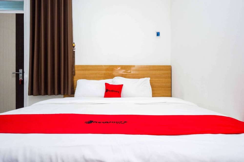 RedDoorz Room