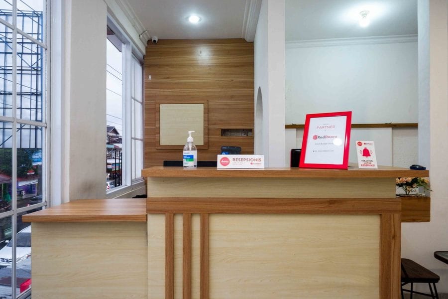 RedDoorz near Rita Super Mall Purwokerto