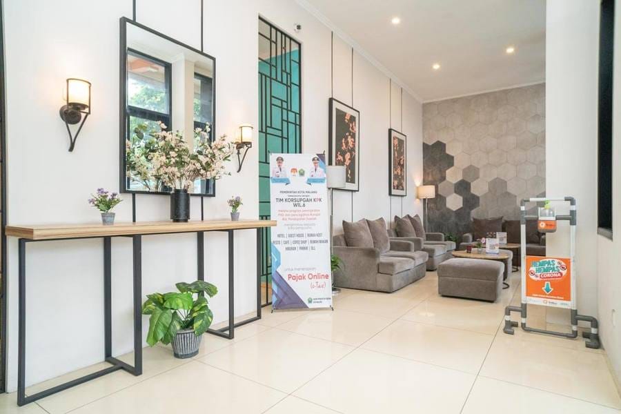 Sans Hotel FiFFa Premiere Malang