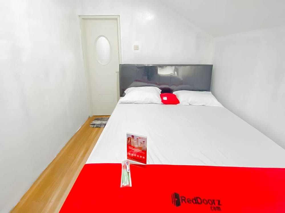RedDoorz Room