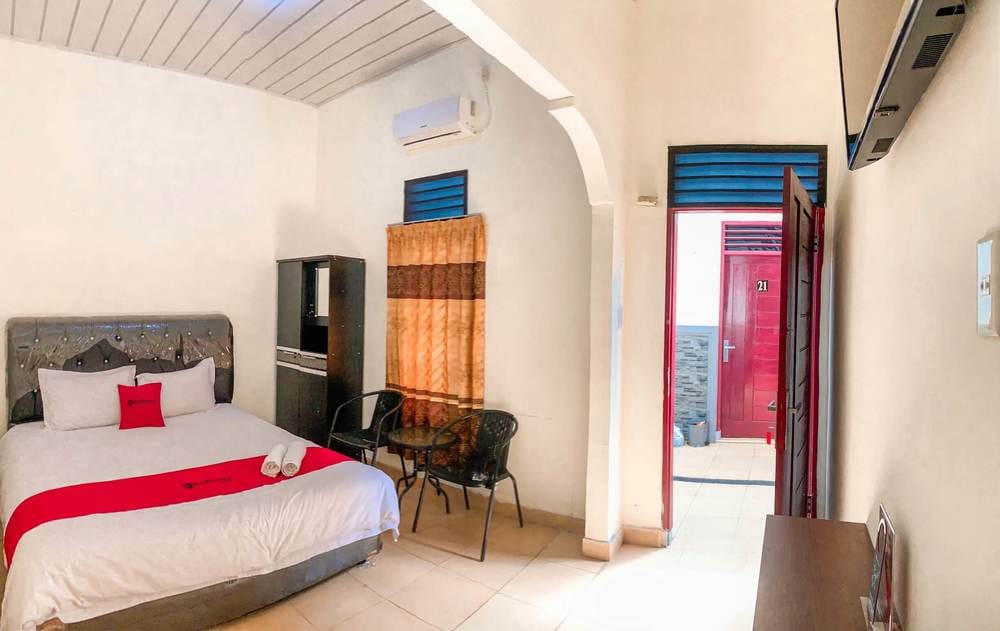 RedDoorz Room