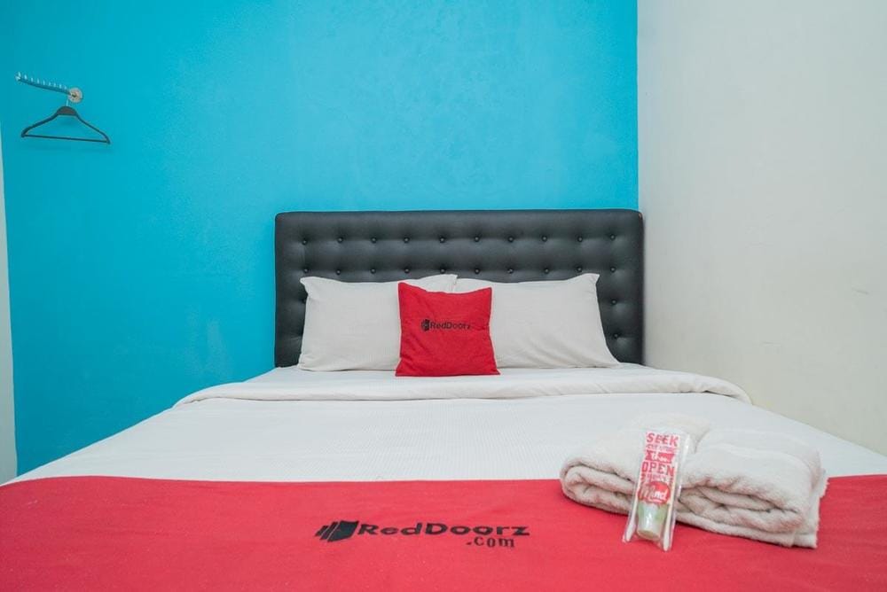RedDoorz Room
