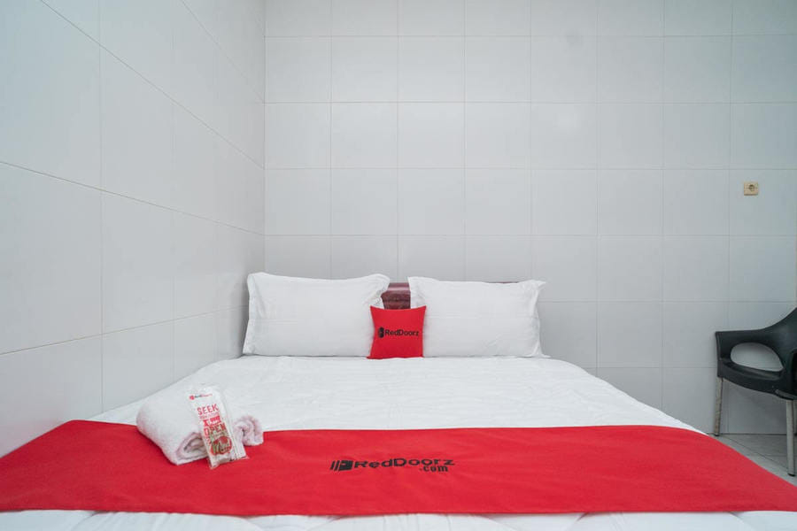 RedDoorz Plus near Cito Mall Surabaya