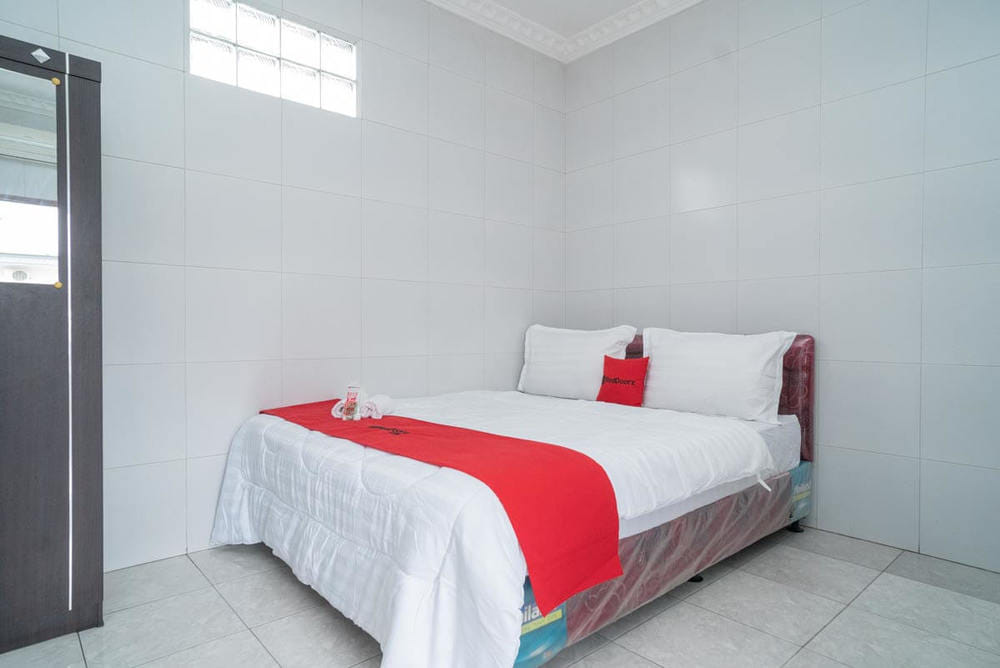 RedDoorz Room