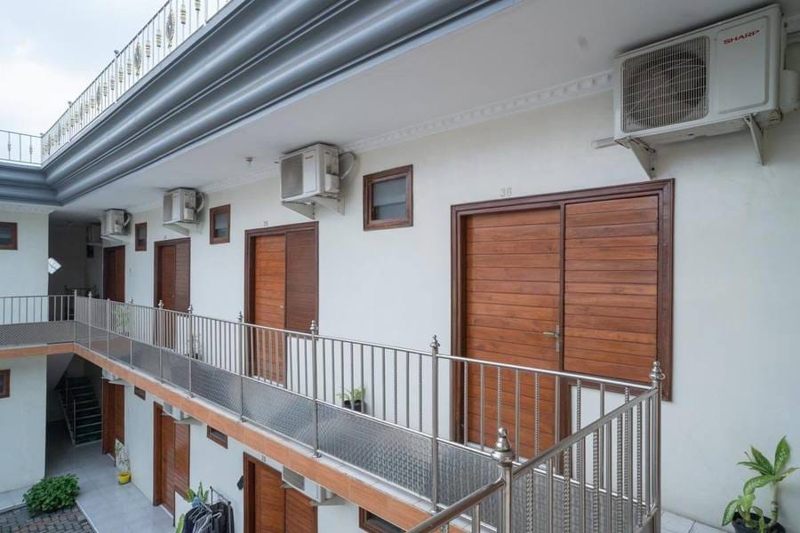 RedDoorz Plus near Cito Mall Surabaya