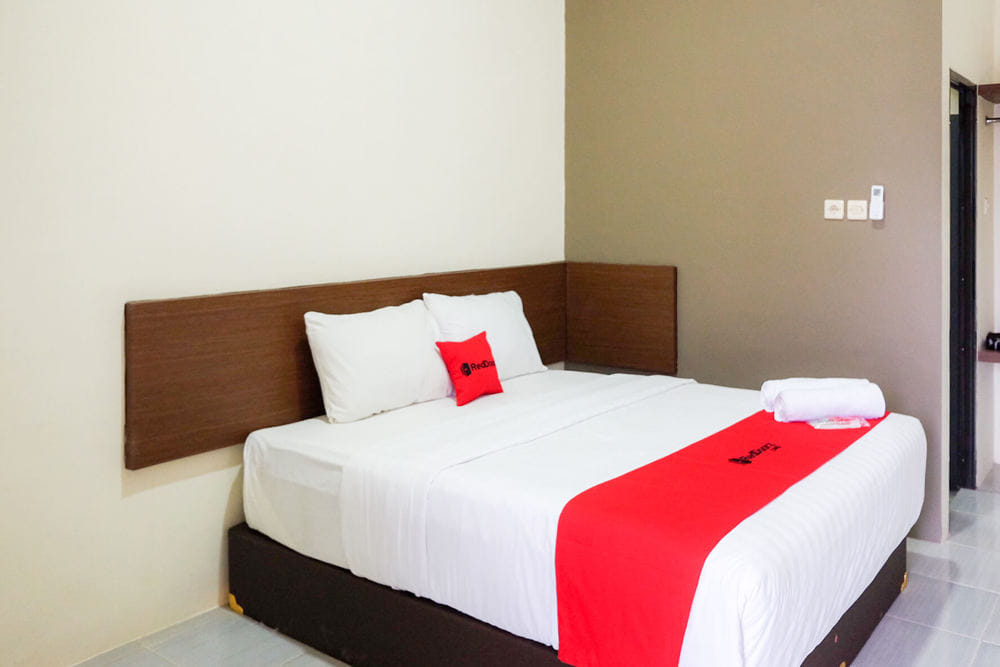 RedDoorz Room