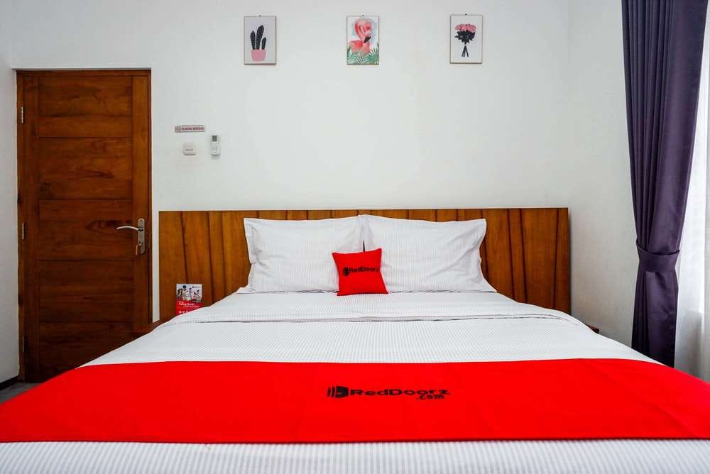 RedDoorz Room