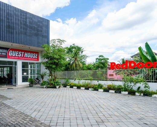 RedDoorz @ Artomoro Guest House