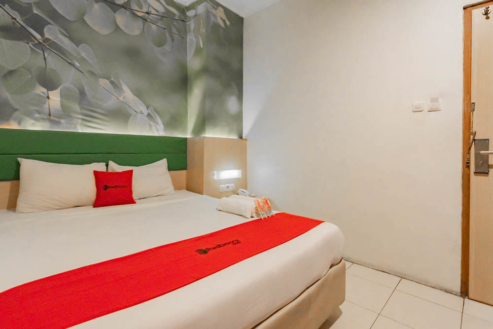 RedDoorz Room
