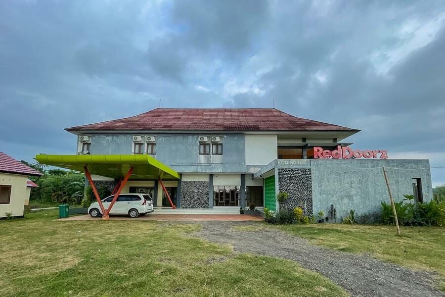 RedDoorz @ Jalan Raya Kuta Lombok Mandalika
