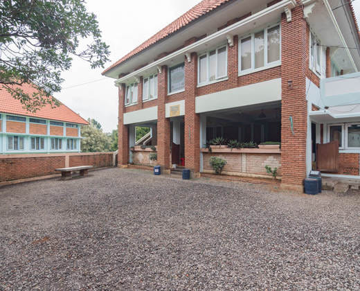 Urbanview Hotel Syariah Insani Cisarua Puncak