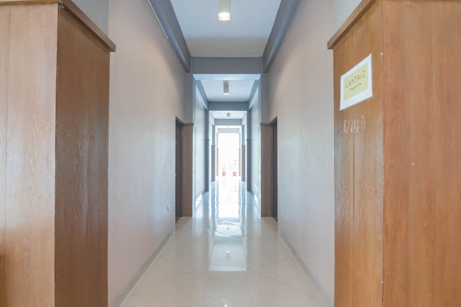 Urbanview Hotel Syariah Insani Cisarua Puncak