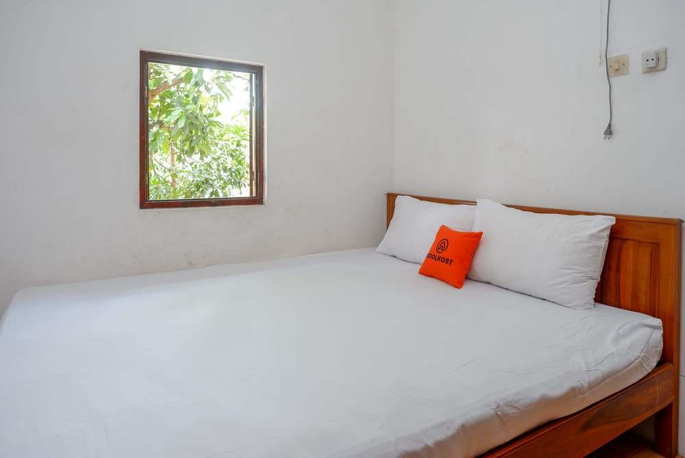 Standard Room with Sharing Bathroom