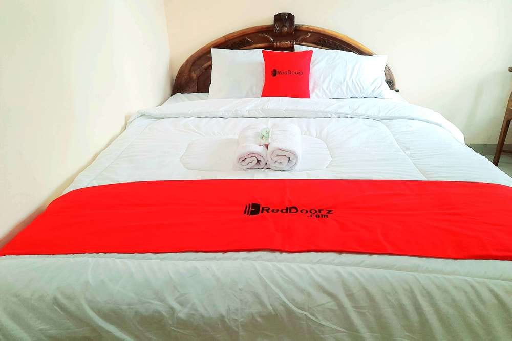RedDoorz Room