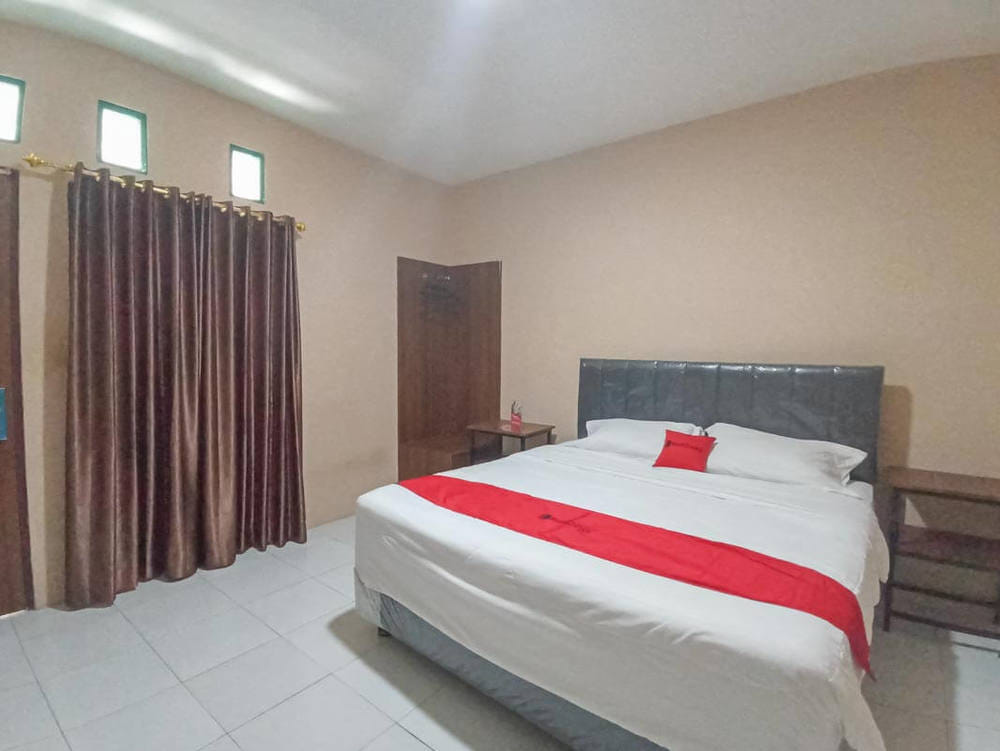 RedDoorz Room