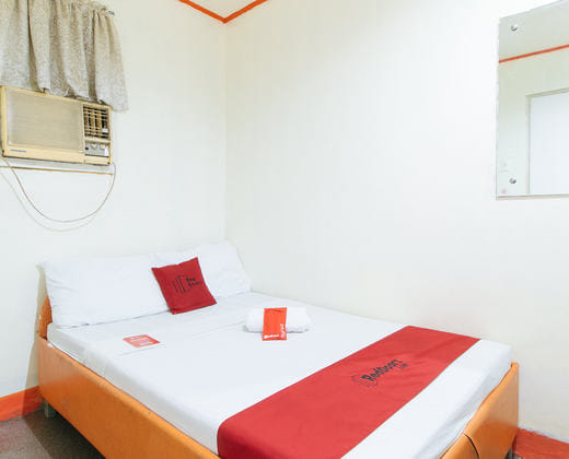 RedDoorz @ Eros Travellers Pensione