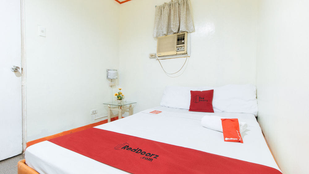 RedDoorz Room