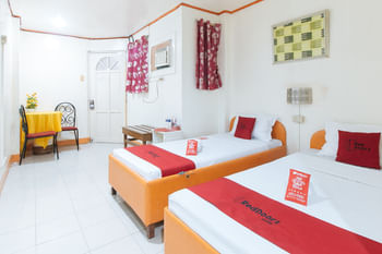 RedDoorz @ Eros Travellers Pensione