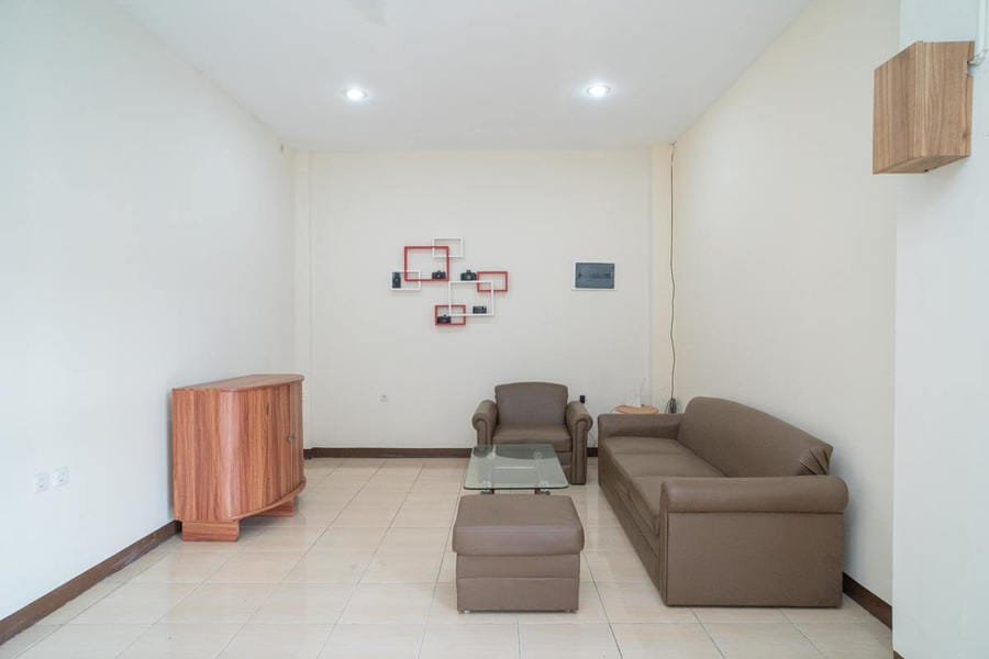 RedDoorz near Stasiun Tangerang