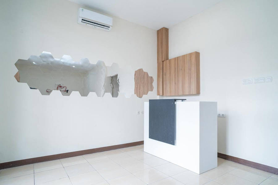 RedDoorz near Stasiun Tangerang