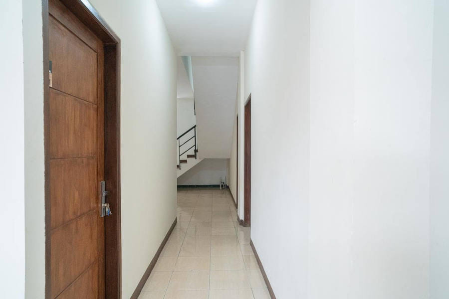 RedDoorz near Stasiun Tangerang