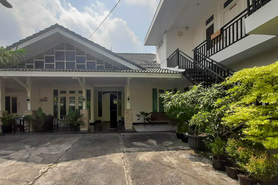 Londres Bed and Breakfast RedPartner near Gembira Loka Zoo