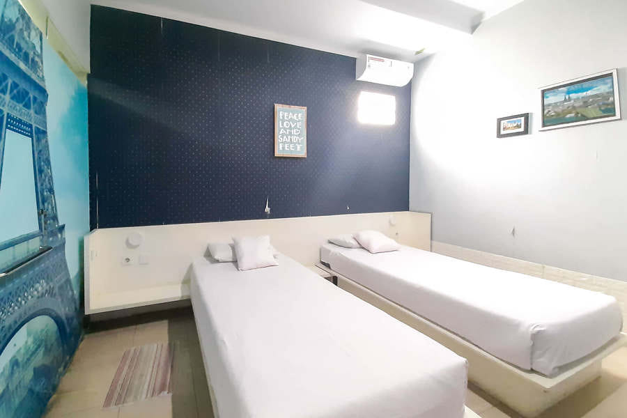 Londres Bed and Breakfast RedPartner near Gembira Loka Zoo