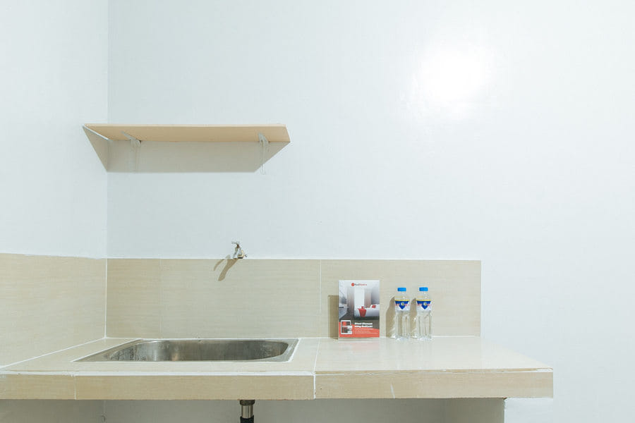 Booking Hotel RedDoorz The V'Jour Hotel Angeles murah di RedDoorz