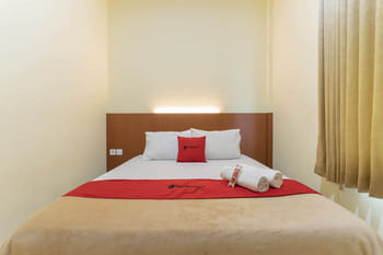 RedDoorz Syariah near Transmart Jambi 2.