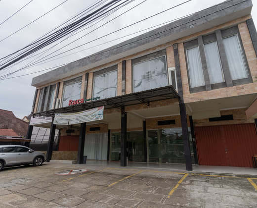 RedDoorz Syariah near Transmart Jambi 2.