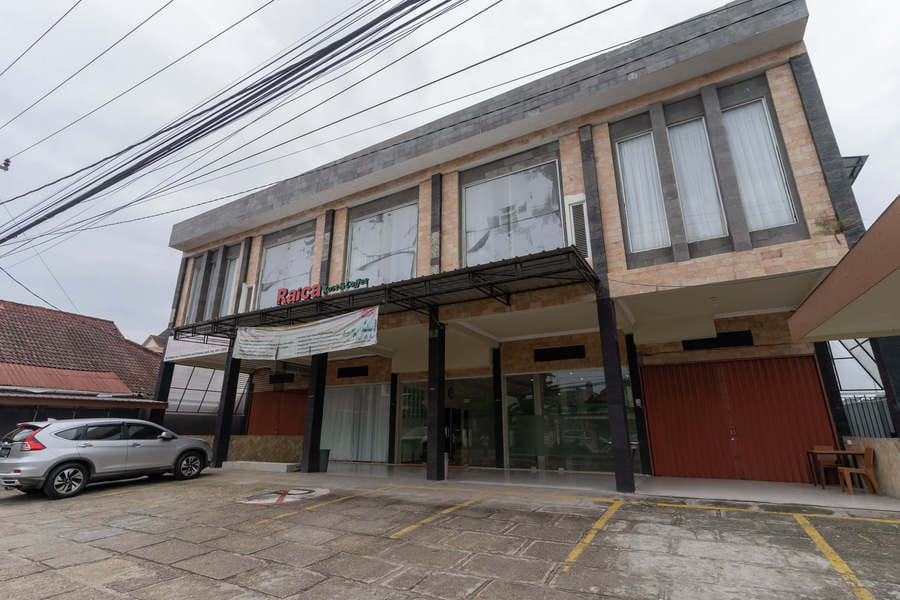 RedDoorz Syariah near Transmart Jambi 2.