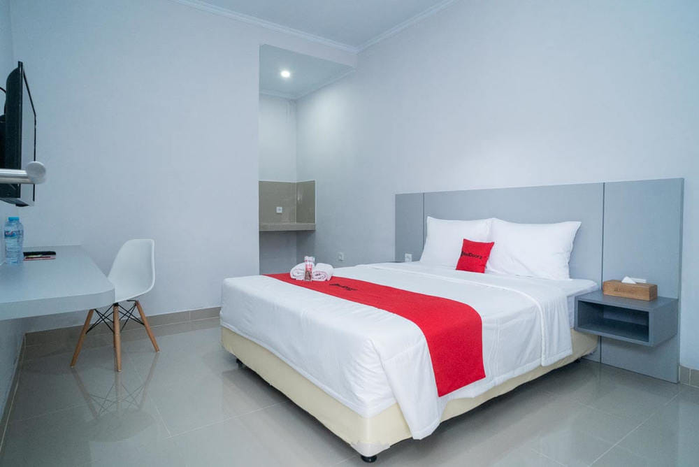 RedDoorz Room