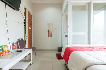 RedDoorz Plus near Palembang Airport 3