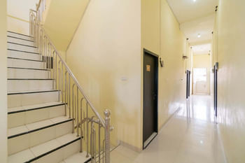 RedDoorz near Opi Mall Palembang 2