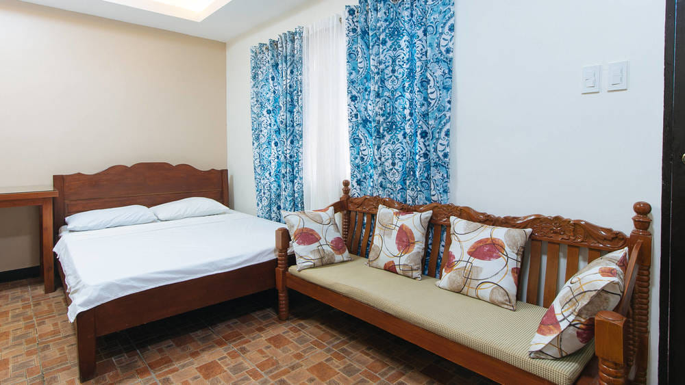 Villa (8 Adults)