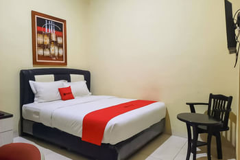 RedDoorz near RS Setiabudi Medan