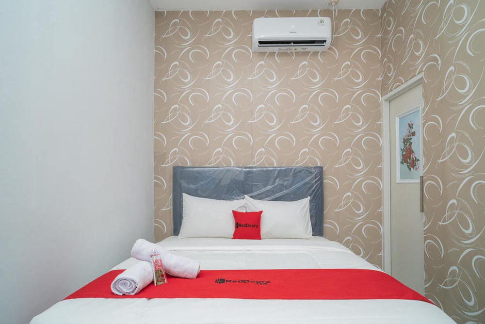 RedDoorz Room