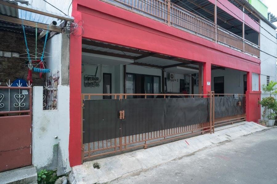 RedDoorz near Sarinah Jakarta