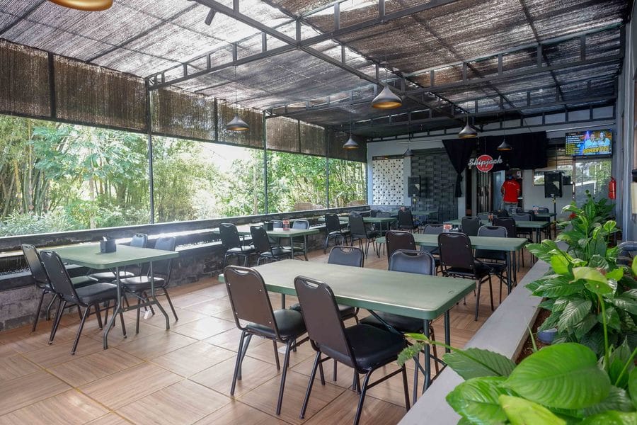 RedDoorz Plus @ Karangploso