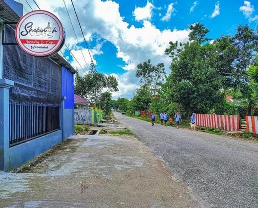 Shekinah Homestay & Cafe Waikabubak RedPartner