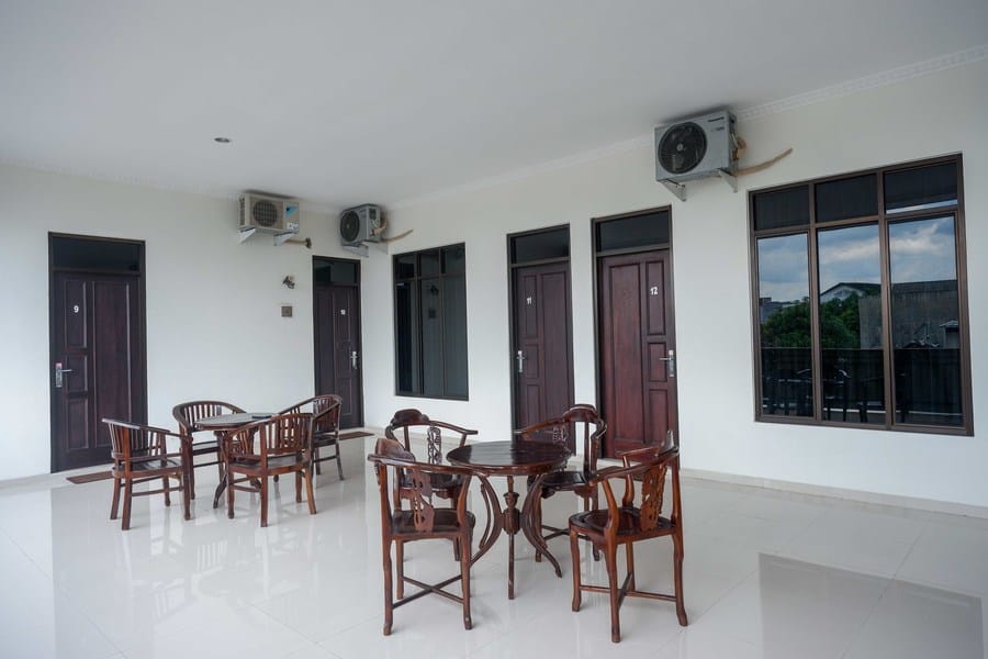 RedDoorz near Terminal Tirtonadi 2