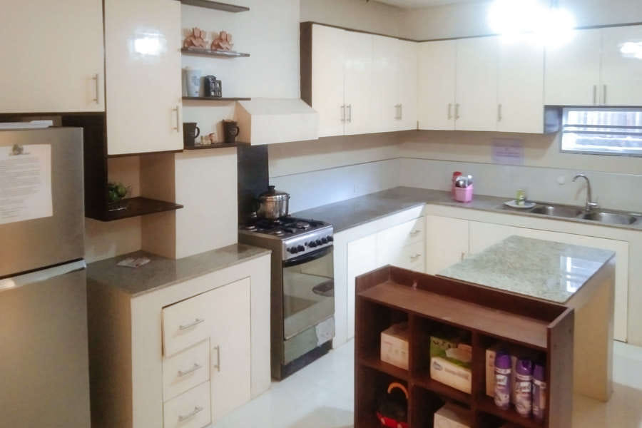 Skyleigh Apartelle by RedDoorz