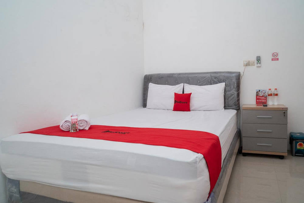 RedDoorz Room