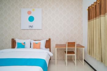 Sans Hotel Queen Batu